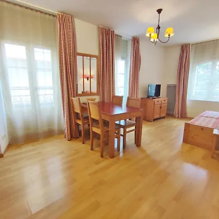 Zenitude, T3, Centre Luchon, Wifi, Casier A Skis, Ascenseur, 6 Personnes Bagnères-de-Luchon Exterior foto